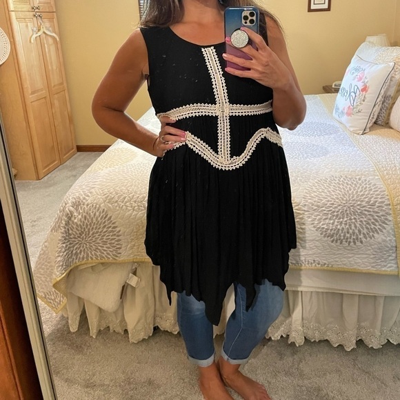 BLACK lace detail hankerchif dress/Tunic - Picture 4 of 5